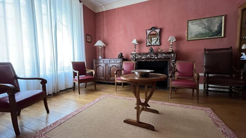 Maison - 205 m² - 8 pièces