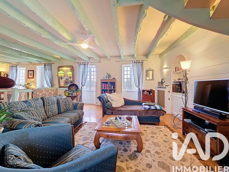 Maison - 368 m² - 10 pièces