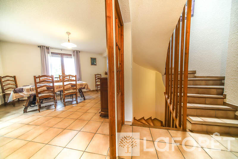 Maison - 180 m² - 6 pièces