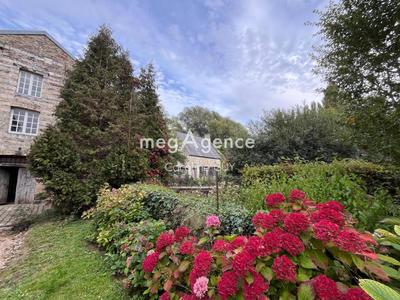 Maison - 267 m² - 11 pièces