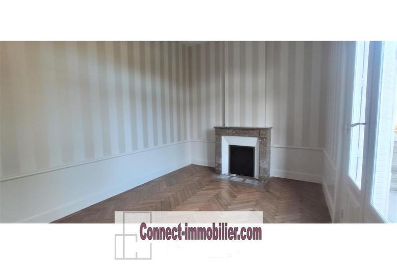 Maison - 284 m² - 12 pièces