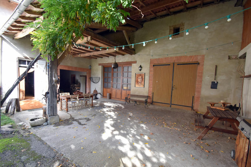 Maison - 300 m² - 8 pièces