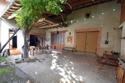 Maison - 300 m² - 8 pièces