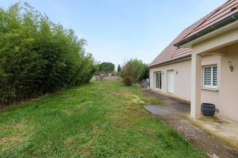 Maison - 238 m² - 8 pièces