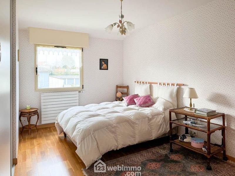 Maison - 235 m² - 8 pièces