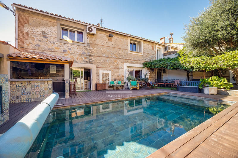 Maison - 254 m² - 6 pièces