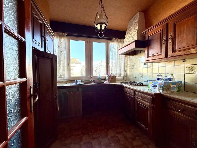 Appartement - 136 m² - 6 pièces