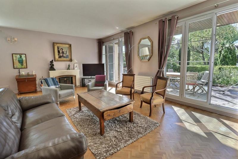 Maison - 184 m² - 8 pièces