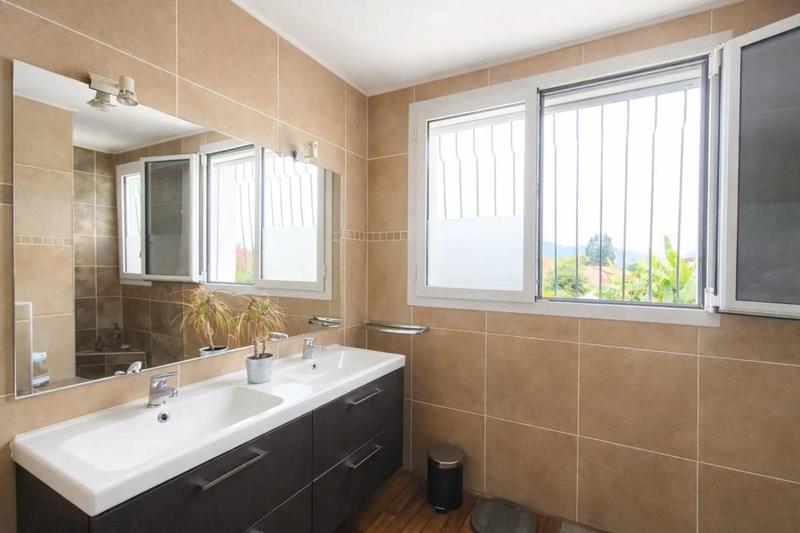 Maison - 277 m² - 6 pièces