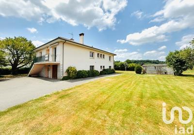 Maison - 200 m² - 8 pièces