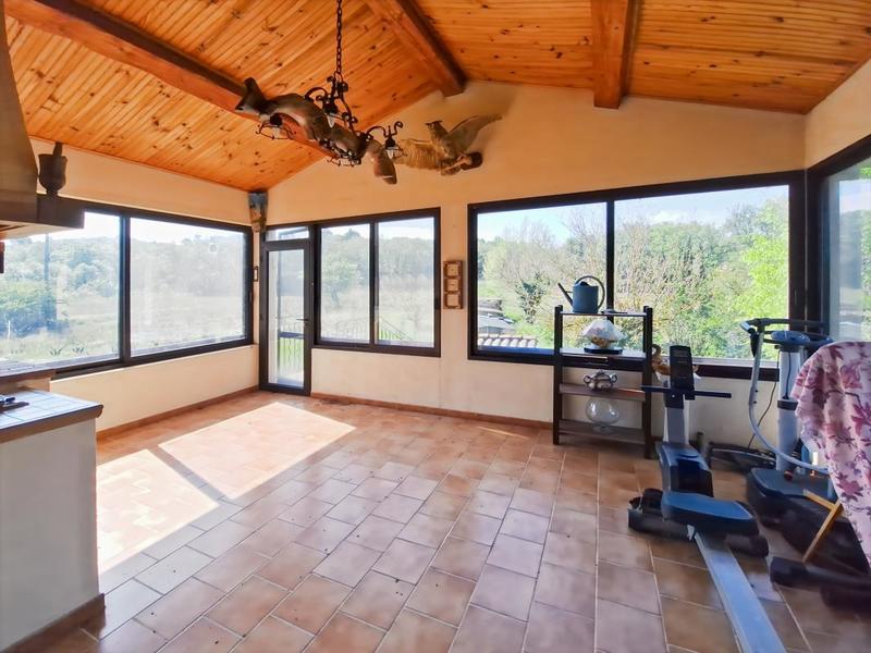 Propriété - 200 m² - 6 pièces