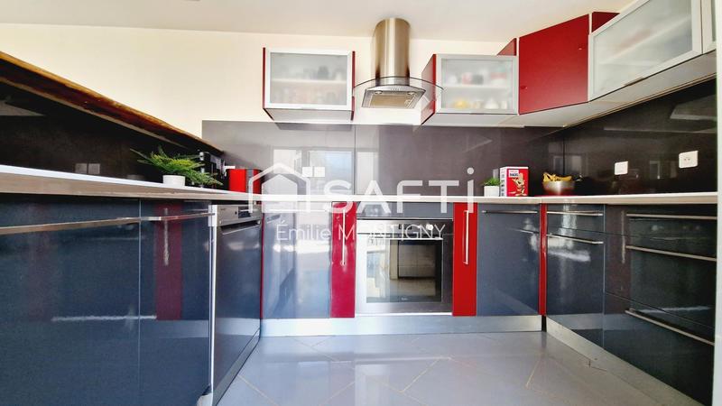 Maison - 219 m² - 9 pièces