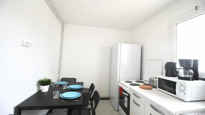 Chambre - 11 m² - 4 pièces