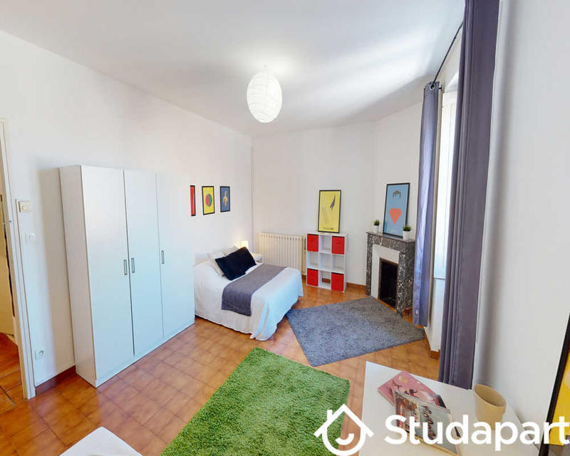 Chambre - 70 m² - 1 pièce