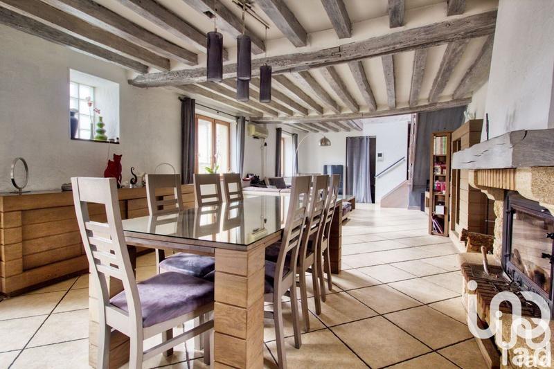 Maison - 202 m² - 8 pièces