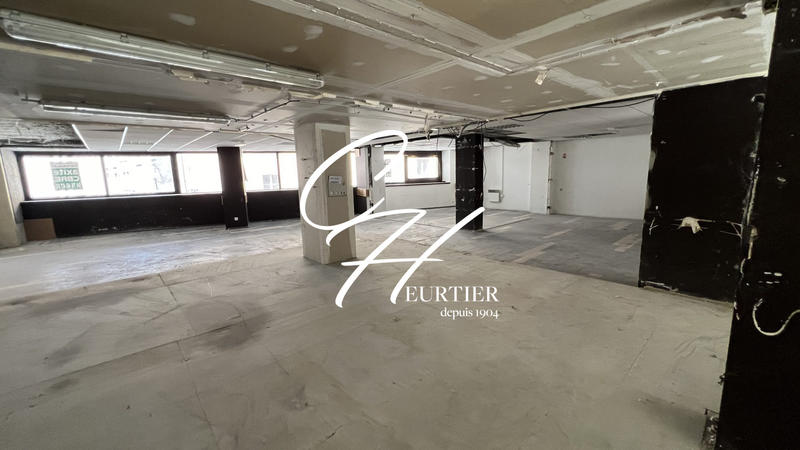 Local commercial - 317 m²