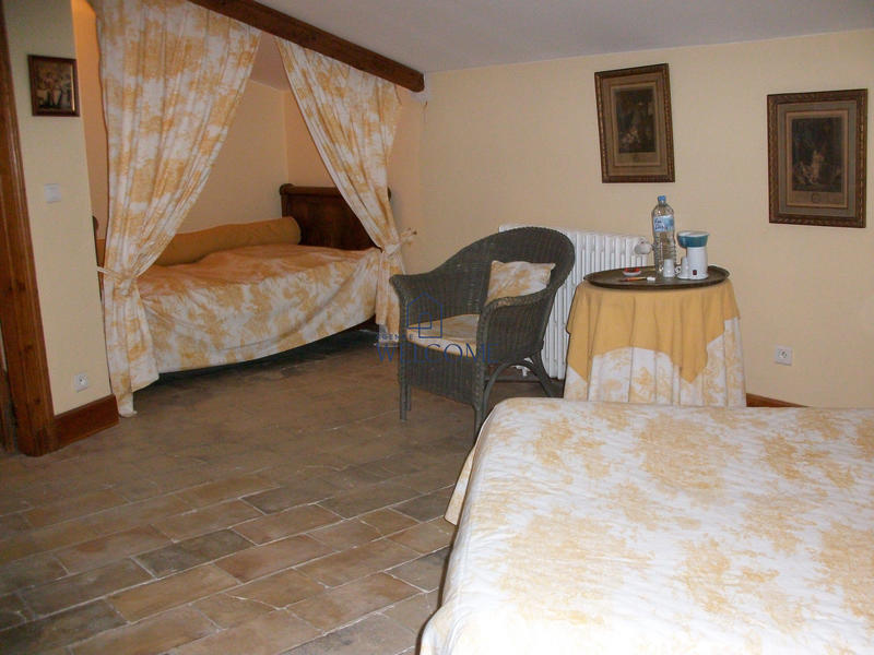 Maison - 530 m² - 11 pièces