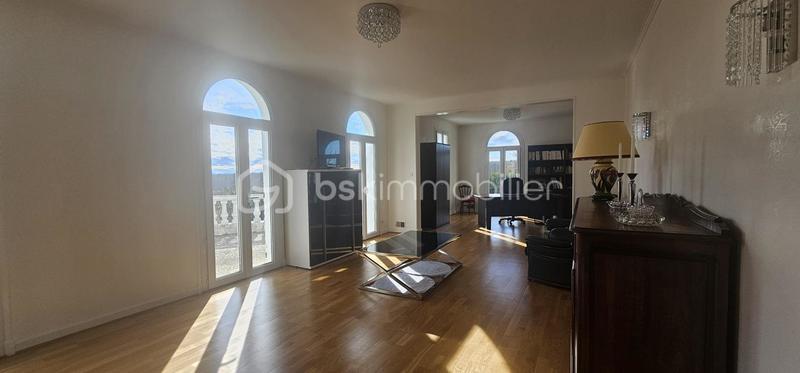 Villa - 205 m² - 7 pièces