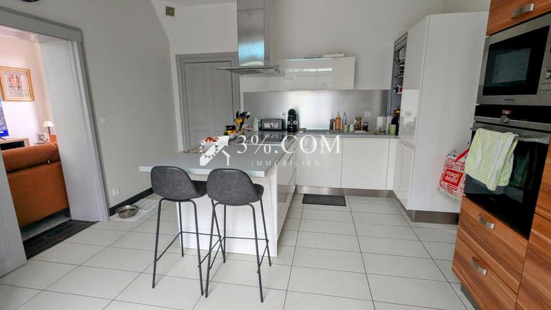 Propriété - 230 m² - 7 pièces