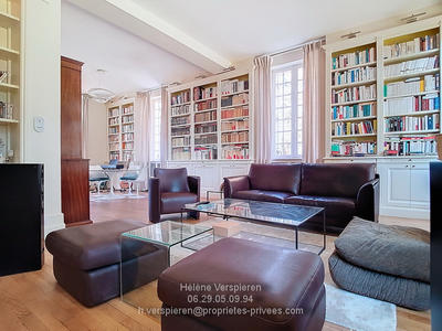 Maison - 273 m² - 12 pièces