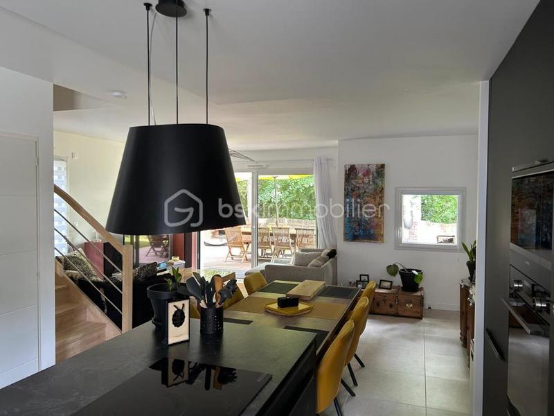 Maison - 94 m² - 4 pièces