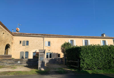 Propriété - 360 m² - 13 pièces