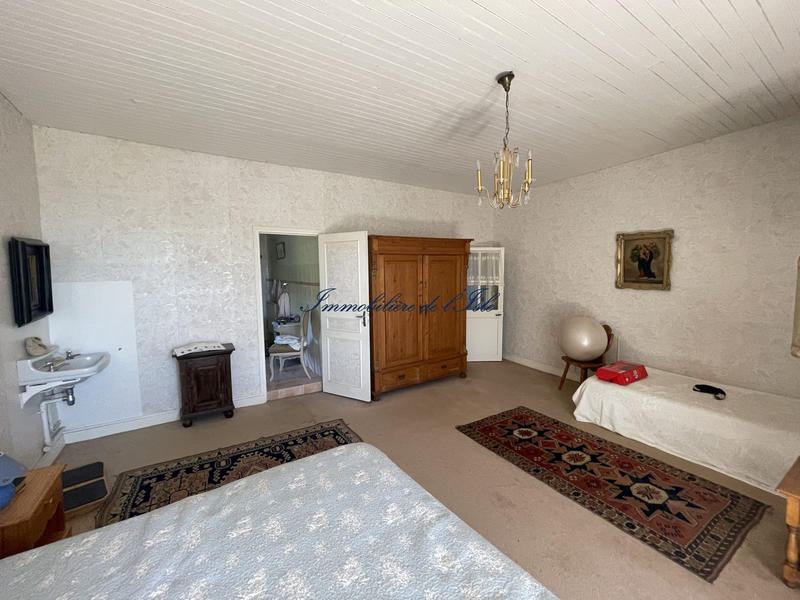 Maison - 290 m² - 8 pièces