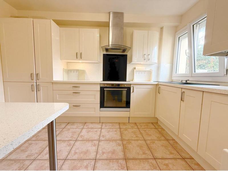 Maison - 86 m² - 5 pièces