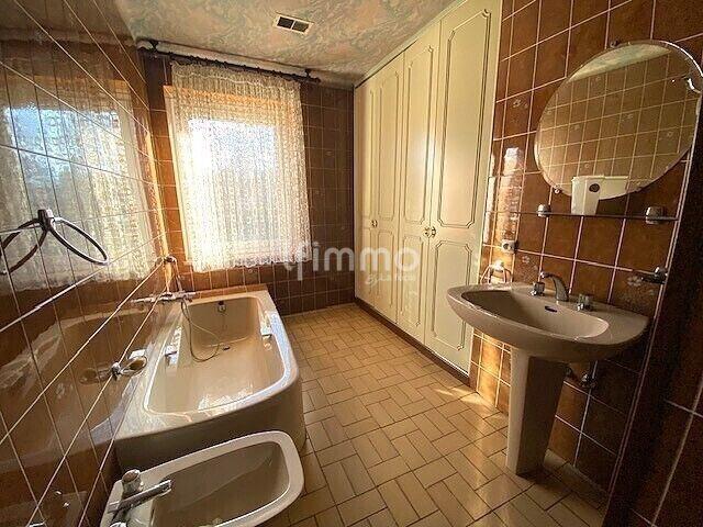 Maison - 286 m² - 9 pièces