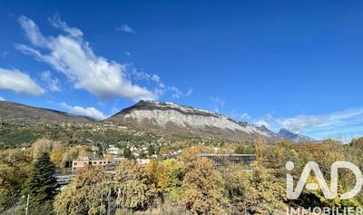 Appartement - 99 m² - 4 pièces