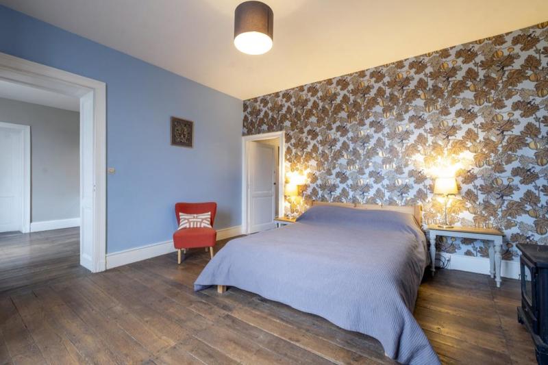 Maison - 320 m² - 13 pièces