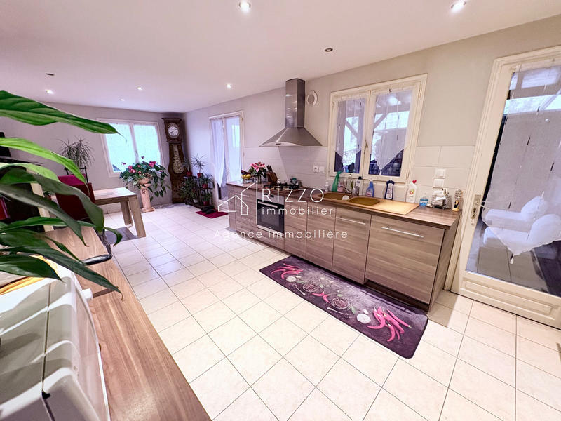 Maison - 167 m² - 6 pièces