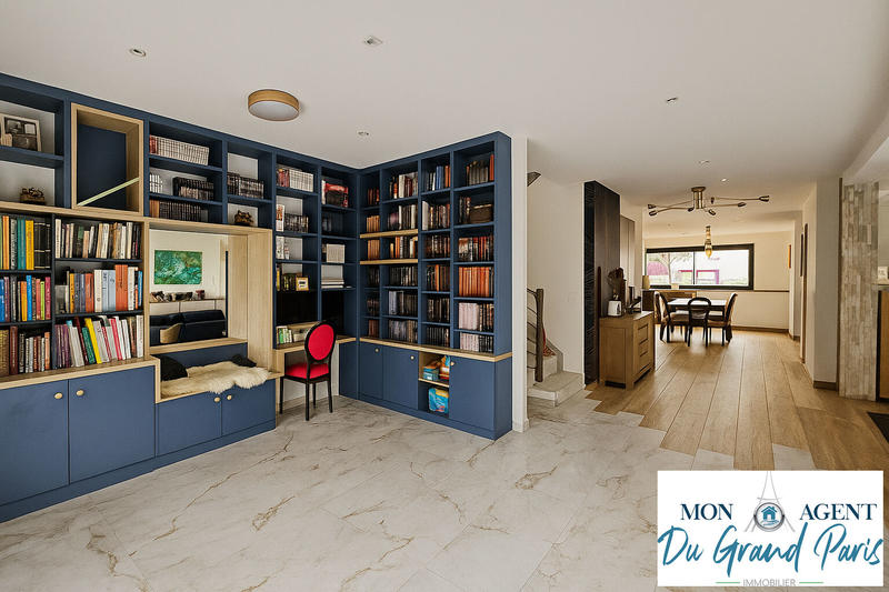 Maison - 230 m² - 7 pièces