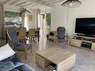 Pavillon - 120 m² - 5 pièces