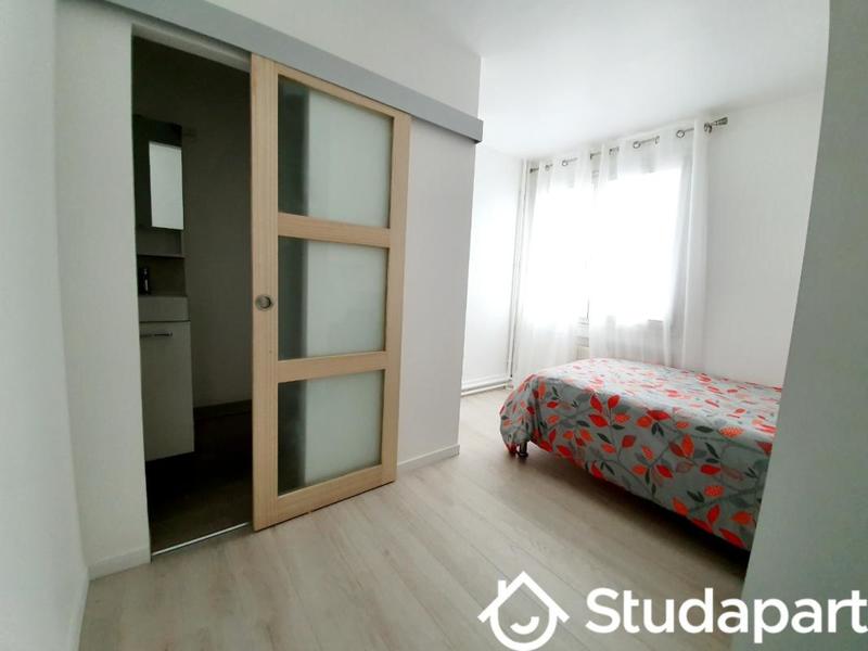 Chambre - 12 m² - 1 pièce