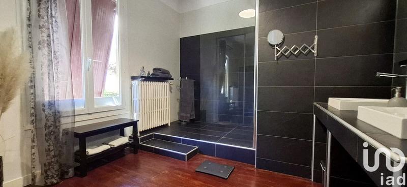 Maison de ville - 210 m² - 9 pièces