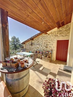 Maison - 263 m² - 7 pièces