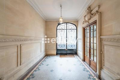 Appartement bourgeois - 82 m² - 4 pièces