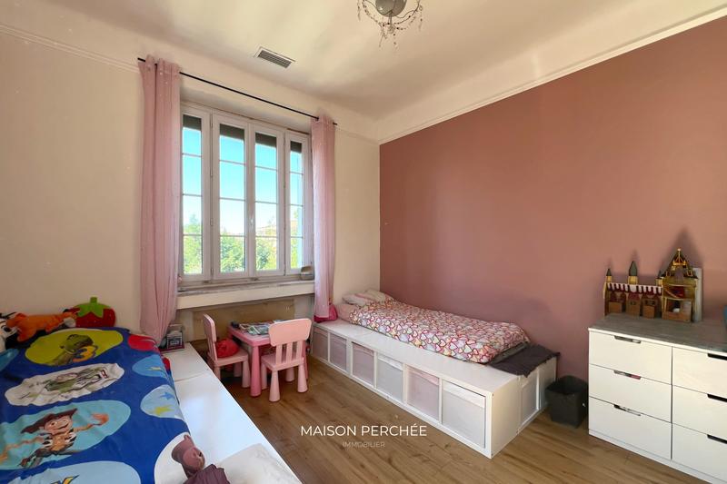 Maison - 268 m² - 8 pièces