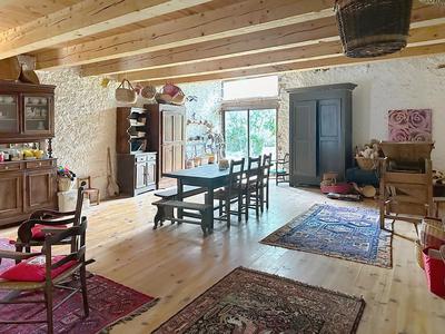 Ferme - 300 m² - 6 pièces