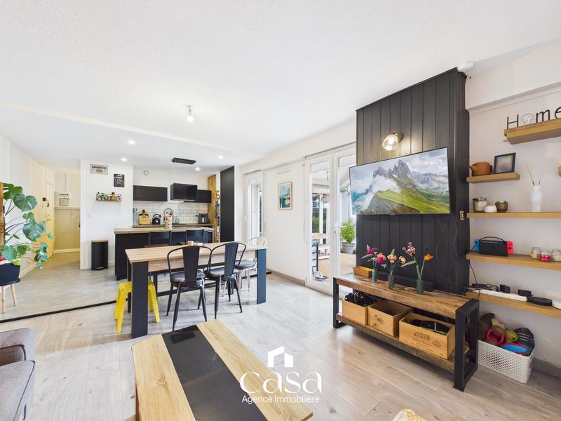 Appartement - 80 m² - 5 pièces