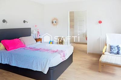 Maison - 195 m² - 7 pièces