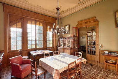 Maison - 334 m² - 10 pièces