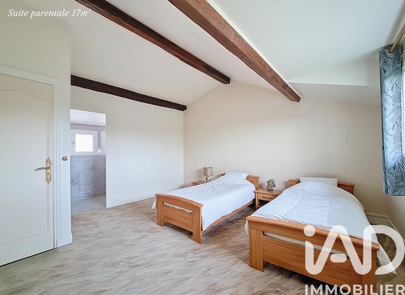 Maison - 166 m² - 8 pièces