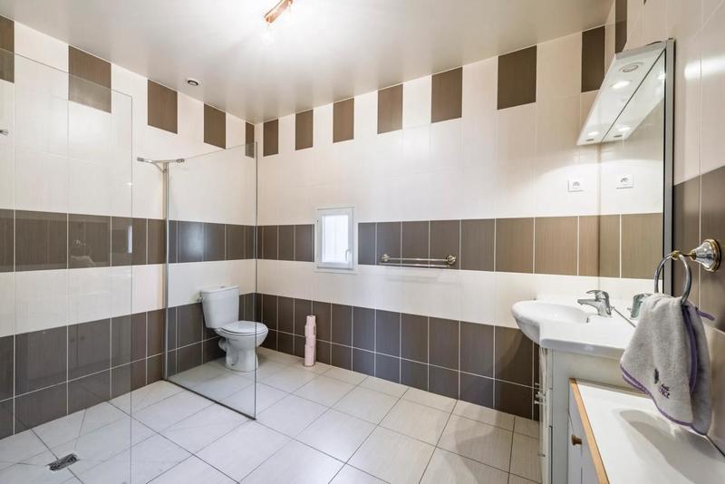 Maison - 308 m² - 11 pièces