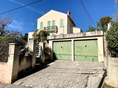 Maison - 150 m² - 9 pièces