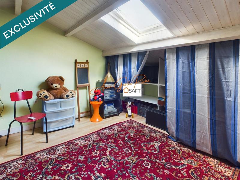 Maison - 202 m² - 7 pièces