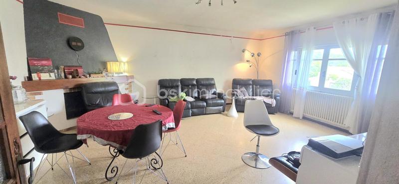 Propriété - 148 m² - 6 pièces