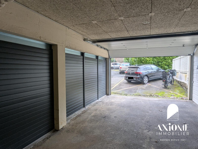 Parking / Garage - 45 m²