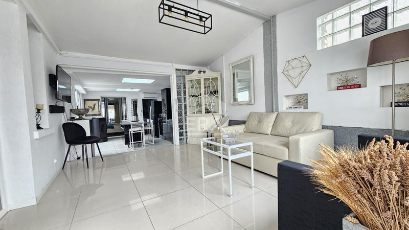 Maison - 116 m² - 8 pièces